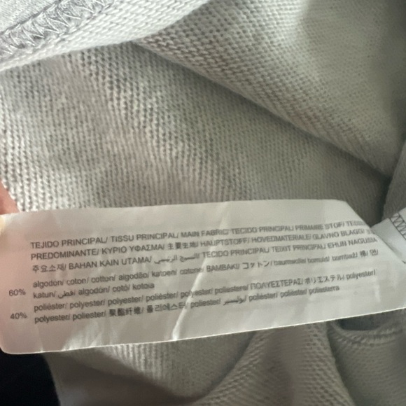 ASOS Bershka Short Sleeve cropped Newport Rhode Island sweatshirt - Picture 3 of 4